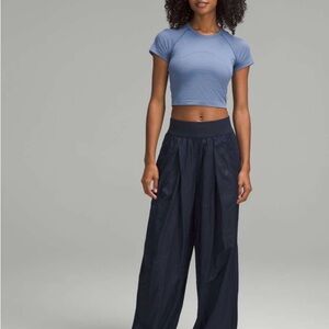 Lululemon Swiftly Tech Cropped Short-
Sleeve Shirt